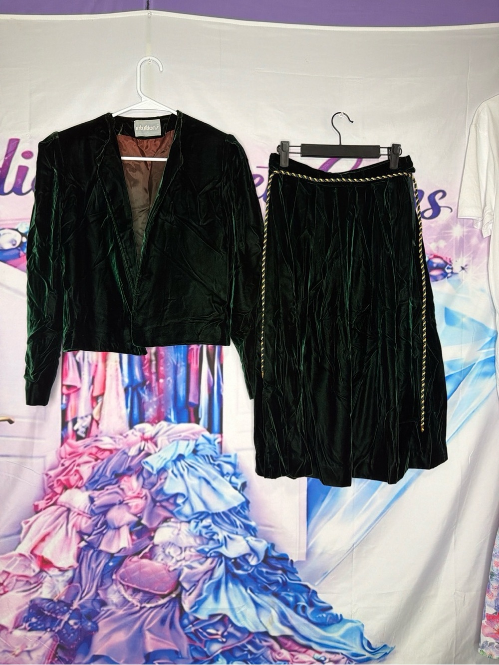 Vintage Velvet Two-Piece Blazer & Skirt Set in Deep Green